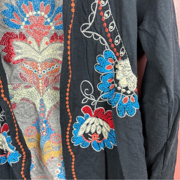 BIYA Johnny Was black highly embroidered cardigan size small with pockets - Picture 2 of 6